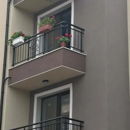 Emi * Πομόριε